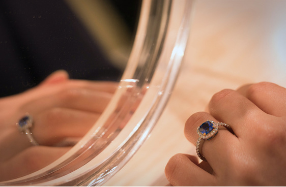 Ceylon sapphire and diamond cluster ring