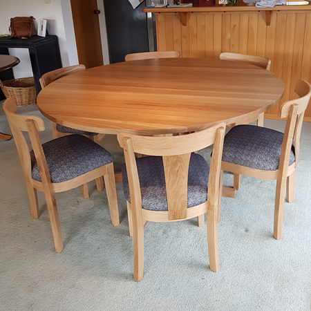 Charters Round Dining Table - Oak