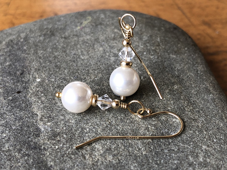Classic earrings - 8mm Swarovski crystal pearl in white [Gold-filled]