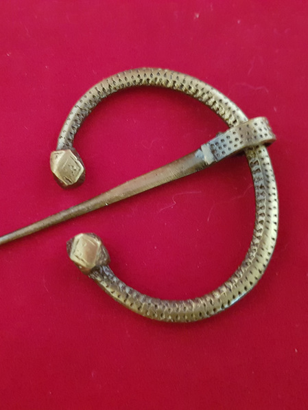 Cloak Pin 6 - Brass Fibula Brooch with Fine Decorations (6.5 cm)