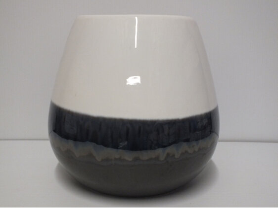 #container#ceramic#vase#round#blue#white#flux