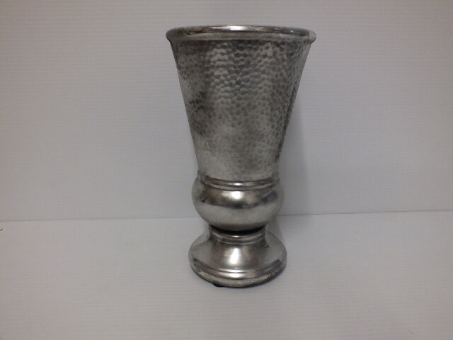 #container#ceramic#vase#silver
