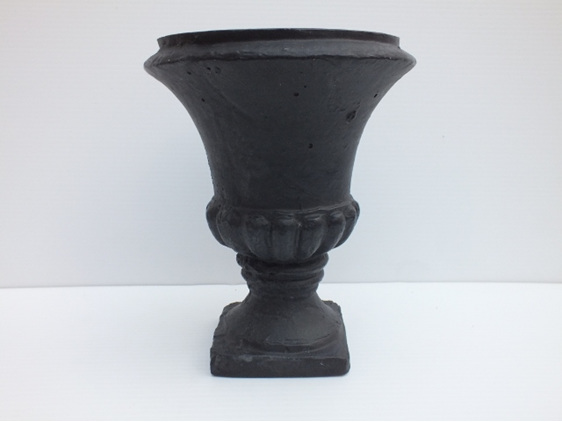 #container#fibre#urn#black#footed