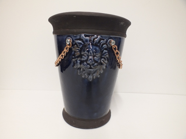 #container#pot#ceramic#navyblue#lionhead#embosed