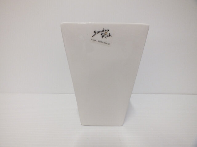 #container#pot#vase#small#porcelain#white