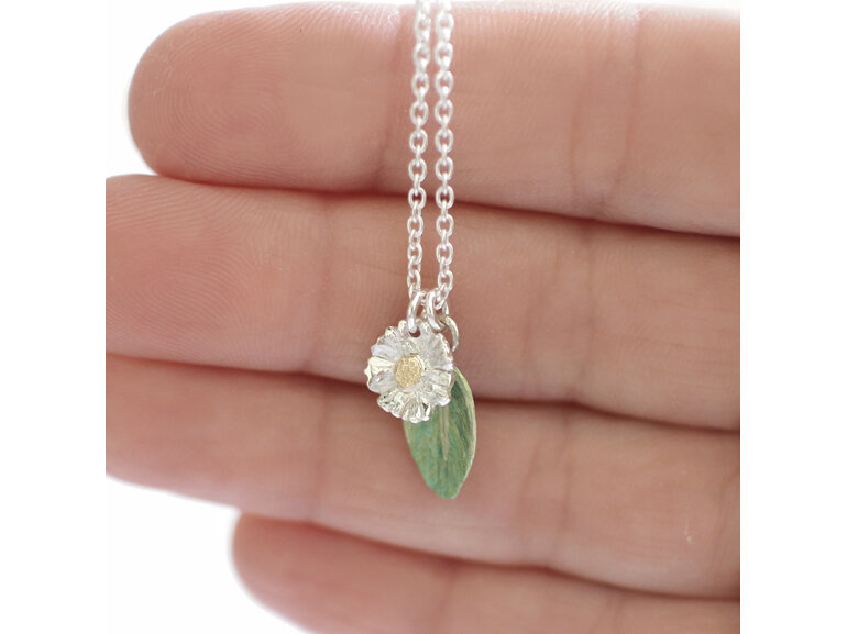 Daisy Marlborough rock native sterling silver solid gold green leaf necklace nz