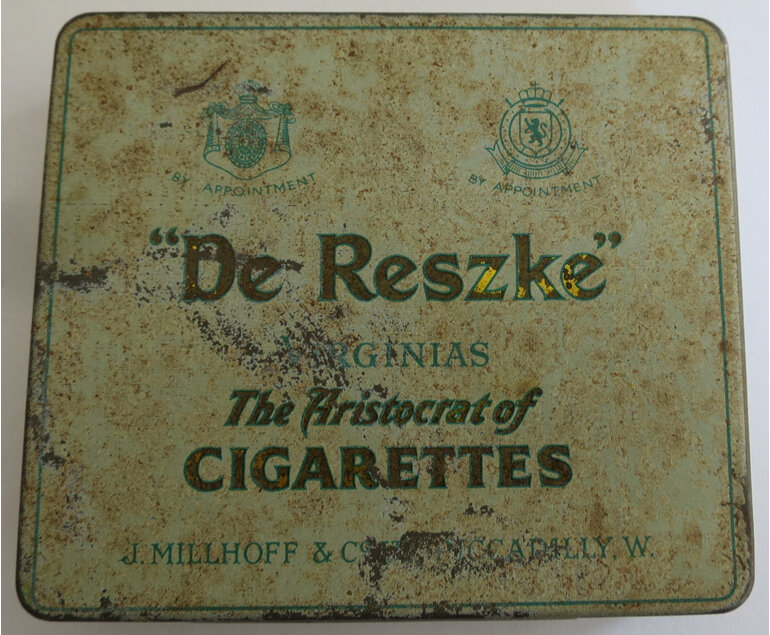 De Reszke cigarette tin