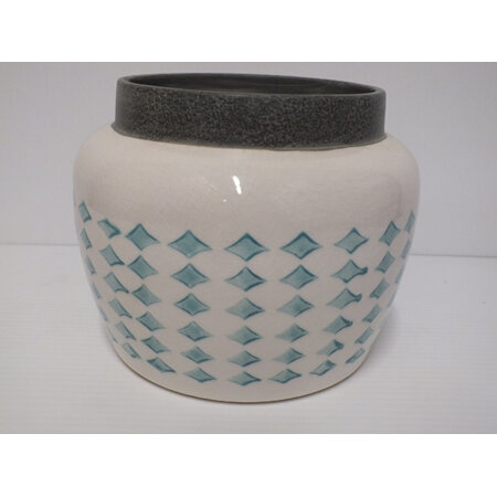 Diamond Print vase C3820