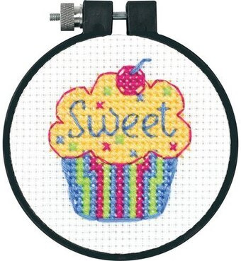 Dimensions Embroidery Kit - Cupcake