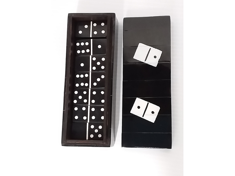 #domino#black#white#boxed#liddedbox