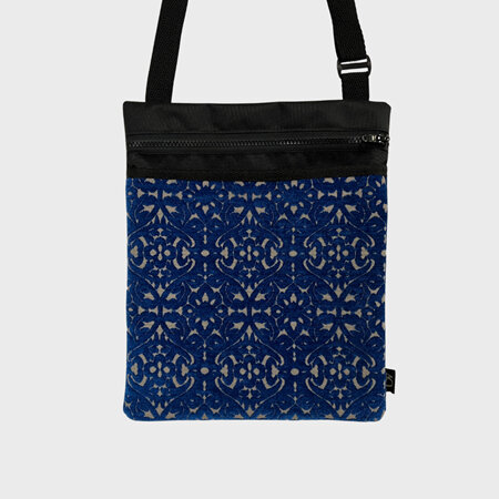 Dory Large fabric bag - blue embossed
