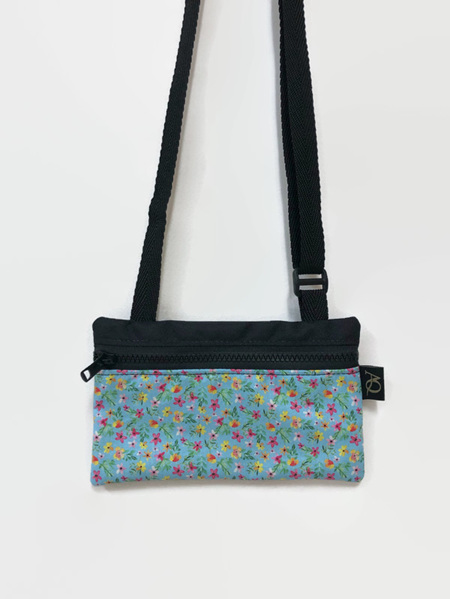 Dory Small phone bag - colourful garden