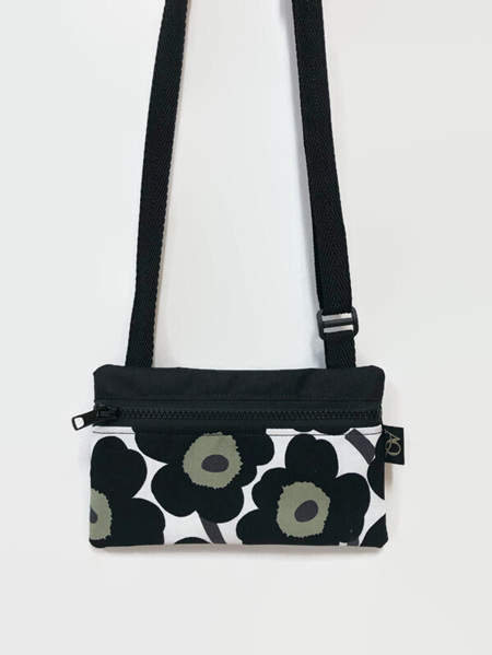 Dory Small phone bag - Marimekko black