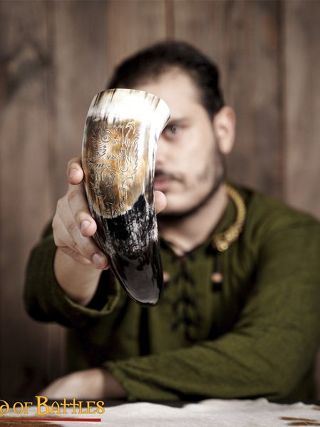 Drinking Horn Type 17 - Engraved Lion