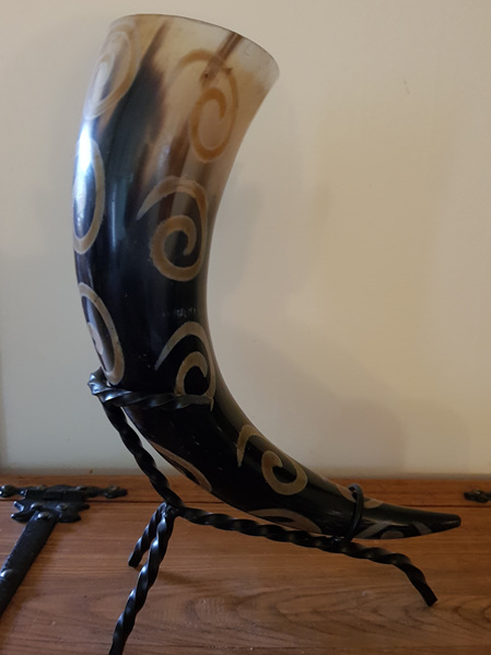 Drinking Horn Type 28L - Large Drinking Horn with Burnt on Spirals