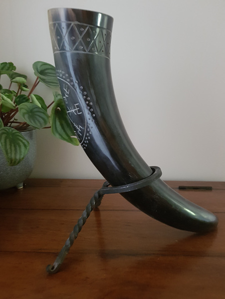Drinking Horn Type 49 - Viking "Vegviser" Horn with Iron Bipod Stand