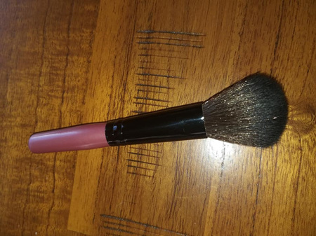 Dusky Pink & Black Makeup Brush