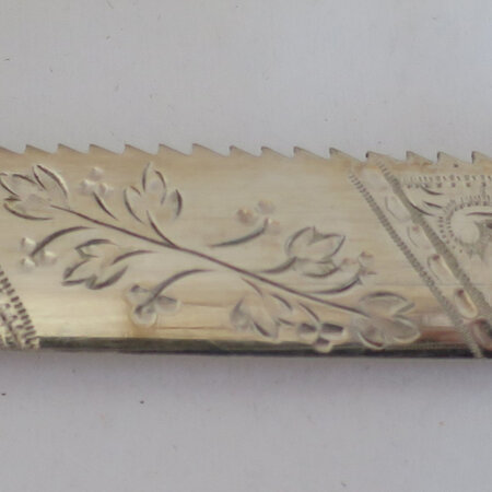 Engraved scone knife