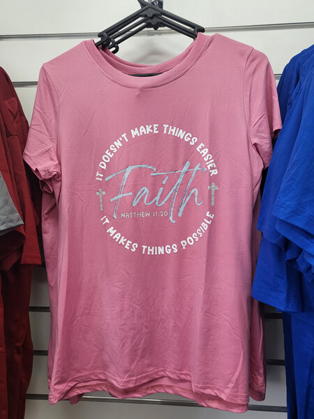 Faith makes things possible Adults t-shirt (pink)