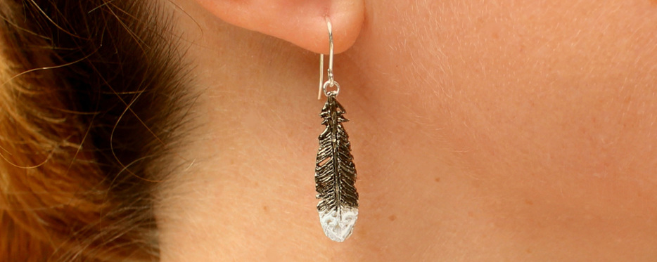 feather earrings huia black white native extinct nz jewellery lilygriffin