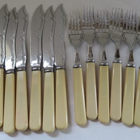 Fish knives and forks