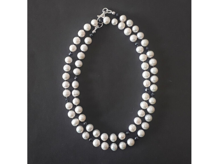 freshwater pearl necklace with black spinel and dark glass spacer beads