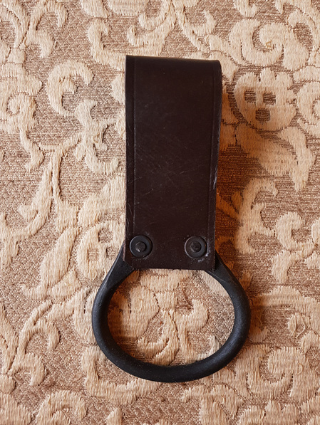 Frog 1 - Leather Axe Holder with Single Belt Strap