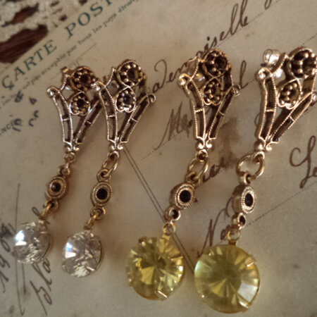 Gold Filigree and Swarovski crystal earring