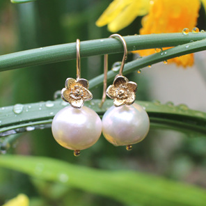 gold flowers buttercups edison pearls pink gold blossom spring earrings