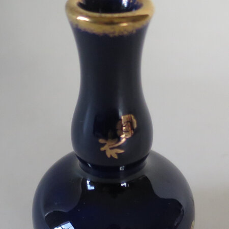 Gourd shaped vase