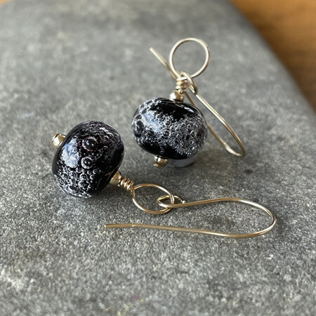 Handmade glass earrings - baking soda - black [Gold-filled]