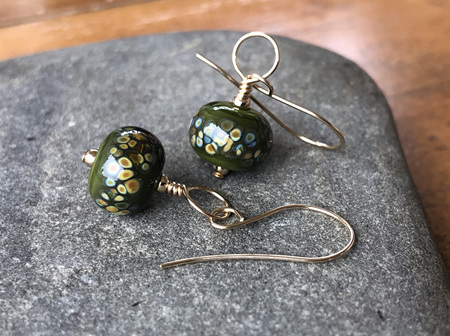 Handmade glass earrings - Frit - Jitterbug on cave green [Gold filled]