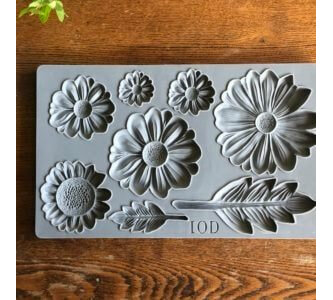 He Loves Me IOD Decor Mould