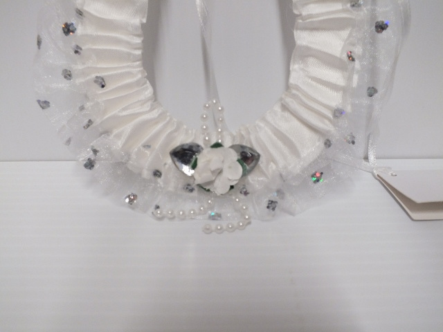 horseshoe#wedding#white#bridal