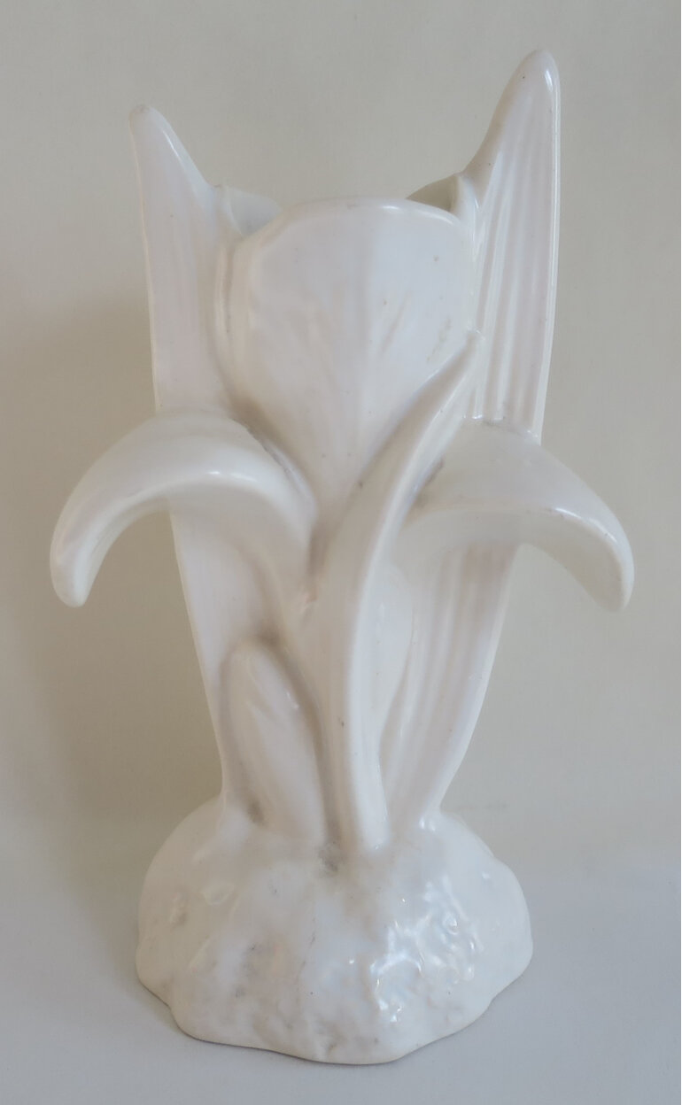 Iris shape vase