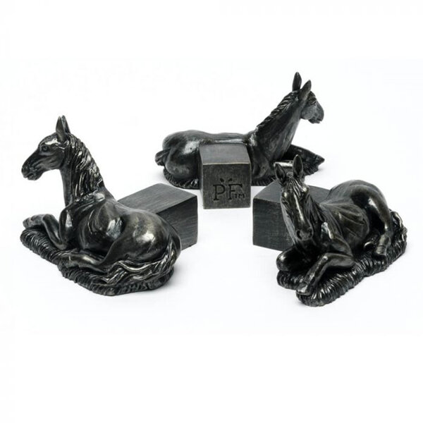 Jardinopia Potty Feet Horse Laying Bronze Set of 3