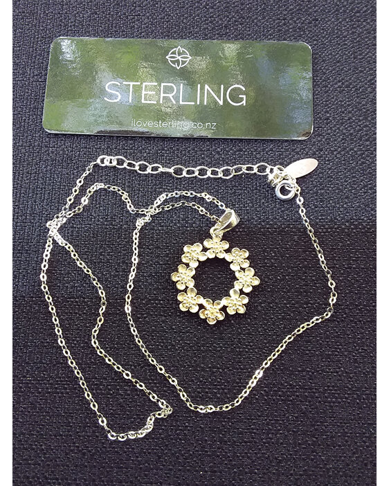 #jewellery#pendant#chain#sterlingsilver#manuaka#flower