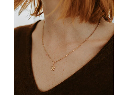 Katy B - Flower Necklace (Gold)