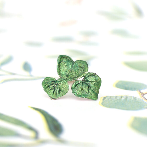 Kawakawa leaves green hearts lapel pin brooch silver lilygriffin nz jeweller