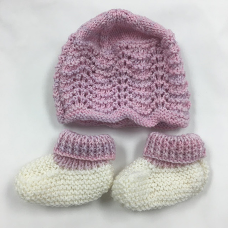 Knitted wool hat and bootie set 0-3 months - Pink Marl & Cream