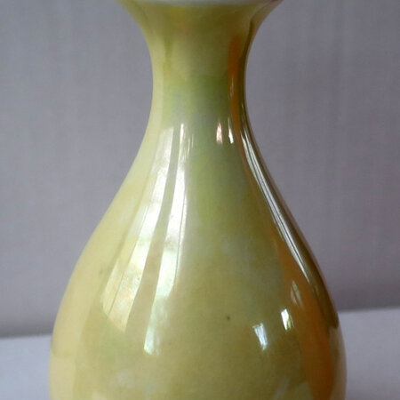 Lemon lustre vase