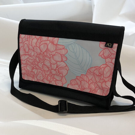 Manta - large satchel to fit laptop