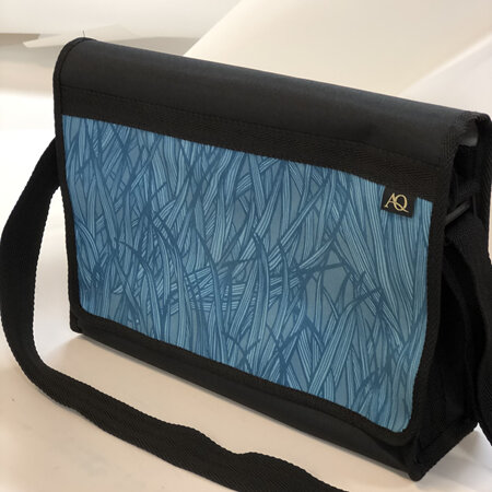 Manta satchel - blue leaf