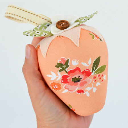 Maxi Strawberry Pincushion