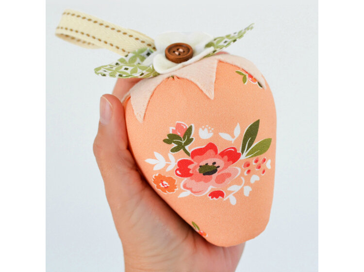 Maxi Strawberry Pincushion