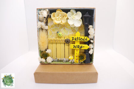 Miniature Faery Door - Daffodil Way