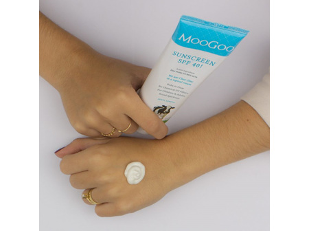 MooGoo Clear Zinc Sunscreen SPF40 200g Austl 334557