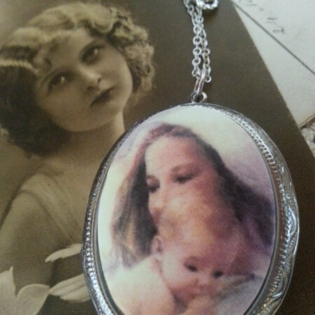 Mother and Child Locket - perfect for a special Mum