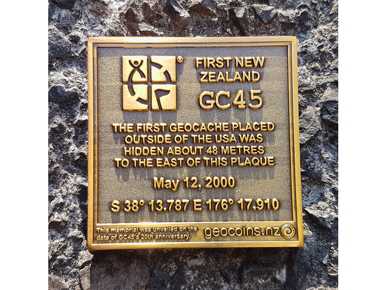 new zealand first geocache tribute plaque memorial geocoin, geocaching trackable