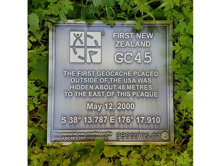 new zealand first geocache tribute plaque memorial geocoin, geocaching trackable